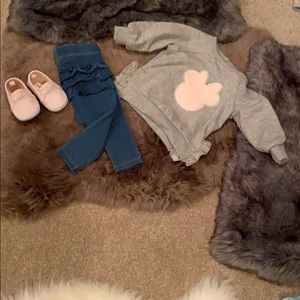 Baby clothes with shoes
